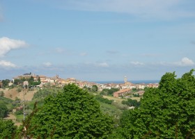 STOERbuiten op Camping Mar Y Sierra in Le Marche, Italie uitzicht 2 STOERbuiten Breeze lodge, le Marche 30pluskids