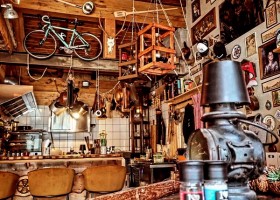 Haus Waldruhe in Mallnitz, waldstube binnen Haus Waldruhe  30pluskids