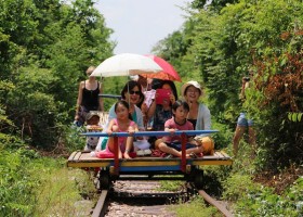 KidsReizen Cambodja-Battambang-Treintje KidsReizen Tempels, tuktuk en strand Cambodja 30pluskids