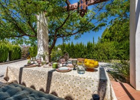 Casa Lobera in Andalusie Spanje Buganvilla8 Casa Lobera  30pluskids