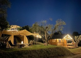 Vista Fermo in Le Marche, Italie luxe tenten by night Agriturismo Camping Vista Fermo 30pluskids