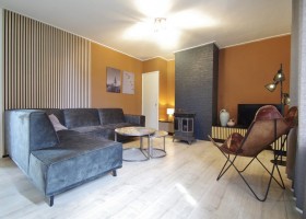 Vakantiehuisjes Waddenrust op Schiermonnikoog, Nederland Loutjesdun woonkamer Vakantiehuisjes Waddenrust  30pluskids