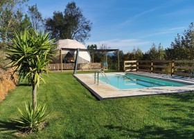 Quinta do Cascalhal in Arco de Baulhe, Noord-Portugal dome tent, tuin en zwembad Portugal Noord - Quinta Do Cascalhal 30pluskids