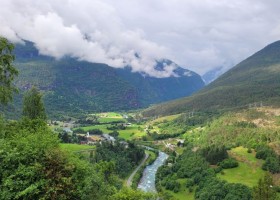 Senja Reizen Noorwegen met kinderen zuid-noorwegen-fortun-uitzicht Noorwegen met kinderen 30pluskids
