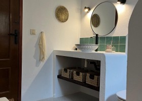La Casa Costa Blanca in Pego, Spanje badkamer n La Casa Familia 30pluskids