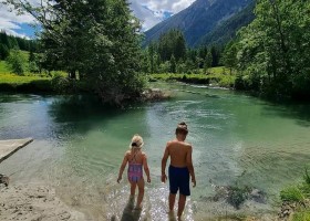 Haus Waldruhe in Mallnitz, Oostenrijk kinderen in water Haus Waldruhe  30pluskids