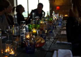 Domaine les Fontaines in de Tourraine, Frankrijk table d'hote mensen Domaine Les Fontaines 30pluskids