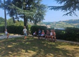 Agriturismo Villa Vicini in Le Marche Italie spelende kinderen Agriturismo Villa Vicini 30pluskids