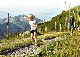 Haus Standlgut in Rauris, Oostenrijk Blote voetenpad Haus Standlgut 30pluskids