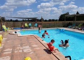 Le Petit Chaillot in Poitou-Charentes, Frankrijk 01 zwembad Le Petit Chaillot 30pluskids