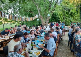 Camping de Salviac Lot et Garonne Frankrijk samen eten Camping de Salviac 30pluskids