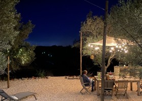 Algarve Olive Tree Lodge Portugal avond Algarve Olive Tree Lodge  30pluskids