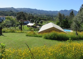 Quinta do Cascalhal in Arco de Baulhe, Noord-Portugal safaritent met uitzicht Portugal Noord - Quinta Do Cascalhal 30pluskids