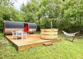 Le Mas du Midi in de Tarn-et-Garonne, Frankrijk hottub Camping et Gites Le Mas du Midi 30pluskids