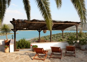 Casa Rural El Olivar in Cordoba, Spanje zitje met uitzicht Casa Rural El Olivar 30pluskids