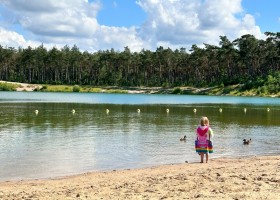 Vakantiehuis Vliegend Hert op de Veluwe, Nederland aan de waterplas Vakantiehuis Vliegend Hert 30pluskids
