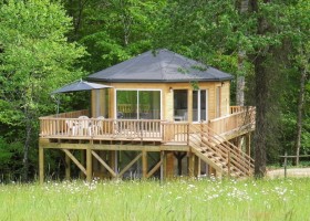 Castelwood in de Dordogne, Frankrijk chateau de Biron Castelwood Vacances 30pluskids