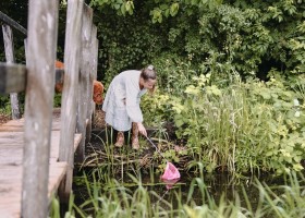 Hoeve Botterheerd in Oostwold Groningen visjes vangen BoerenBed Botterheerd 30pluskids
