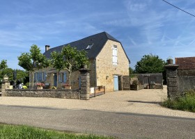 Place de la Famille in de Dordogne, Frankrijk grote gite buiten Glamping Place de la Famille 30pluskids