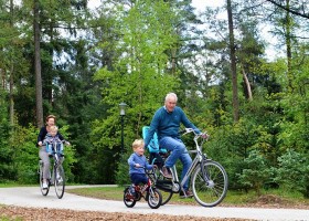 Bosvillapark Eureka in Twente, Nederland fietsen Villapark Eureka 30pluskids