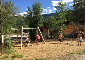 Camping Huttopia Vallouise, Frankrijk speeltuin Camping Huttopia Vallouise 30pluskids