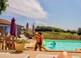 Domaine Bessiere in de Lot-et-Garonne, Frankrijk zwembad Domaine Bessière 30pluskids