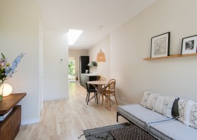 B&B Noordenpark in Amsterdam, Nederland doorkijkje woonkamer BB Noord & Park 30pluskids