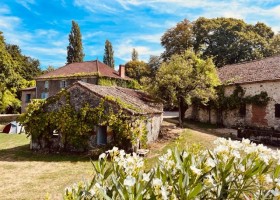 Domaine du Merlet in de Lot-et-Garonne, Frankrijk gebouwen Domaine du Merlet 30pluskids