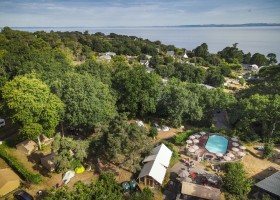 Camping Huttopia Douarnenez, Frankrijk overzicht Camping Huttopia Douarnenez 30pluskids
