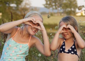 Le Petit Montperroux in de Bourgogne Frankrijk meisjes Camping Le Petit Montperroux 30pluskids