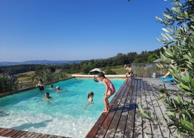 Le Petit Montperroux in de Bourgogne Frankrijk zwembad Camping Le Petit Montperroux 30pluskids
