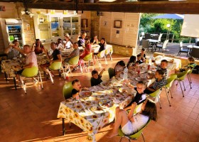 Pian della Bandina in Umbrie, Italie eten La Casa dei Contadini 30pluskids