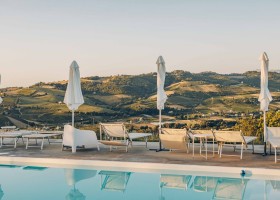 Agriturismo Villa Vicini in Le Marche Italie zwembad met uitzicht Agriturismo Villa Vicini 30pluskids