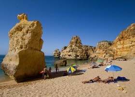 Quinta Tapada do Gramacho praia-da-marinha.jpg Quinta da Tapada do Gramacho 30pluskids