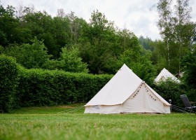 Geardropper op camping Morgenrood in Oisterwijk, Nederland tent achterzijde Geardropper op camping Morgenrood 30pluskids