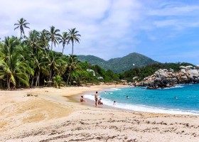 Travelnauts colombia-tayrona-national-park-strand-1507938f Travelnauts rondreis Colombia 30pluskids