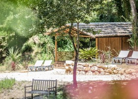 La Vallee Verte in de Gard Languedoc-Rousillon Frankrijk tuin Camping La Vallee Verte  30pluskids