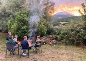 Agriturismo Camping Vista San Vicino Le Marche Italie Kampvuurtje - kopie Agriturismo Vista San Vicino 30pluskids