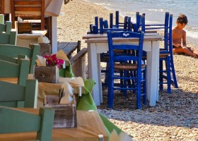Appartement Makedonia op Thassos Griekenland jongetje op strand 04  Appartement Makedonia  30pluskids