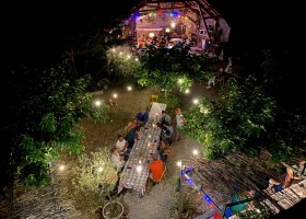 Les Escaliers de La Combe in de Lot, Frankrijk table d'hotes Les Escaliers de La Combe  30pluskids