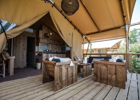 La Vallee Verte in de Gard Languedoc-Rousillon Frankrijk safaritent Camping La Vallee Verte  30pluskids