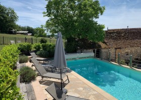 Lot Sous Toile in de Lot, Frankrijk omheind zwembad Lot Sous Toile 30pluskids