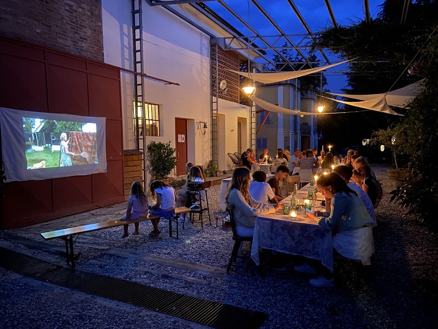 Tenuta Il Castelletto in Nizza Monferrato, Italie eten en film kijken