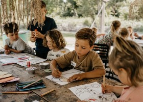 Camping Sempreverde in Le Marche, Italie tekenen Camping Sempreverde 30pluskids
