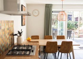 Vakantiehuis Vliegend Hert op de Veluwe, Nederland eettafel tuin Vakantiehuis Vliegend Hert 30pluskids