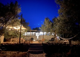 Algarve Olive Tree Lodge Portugal bus by night Algarve Olive Tree Lodge  30pluskids