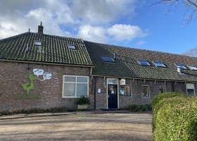 De Vreemde Vogel in Midden-Delfland, Nederland boerderij buitenkant De Vreemde Vogel 30pluskids