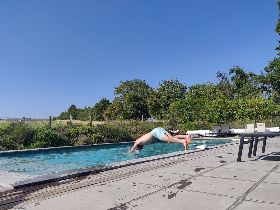Blog verslag van een francofiel Domaine en Birbes zwembad