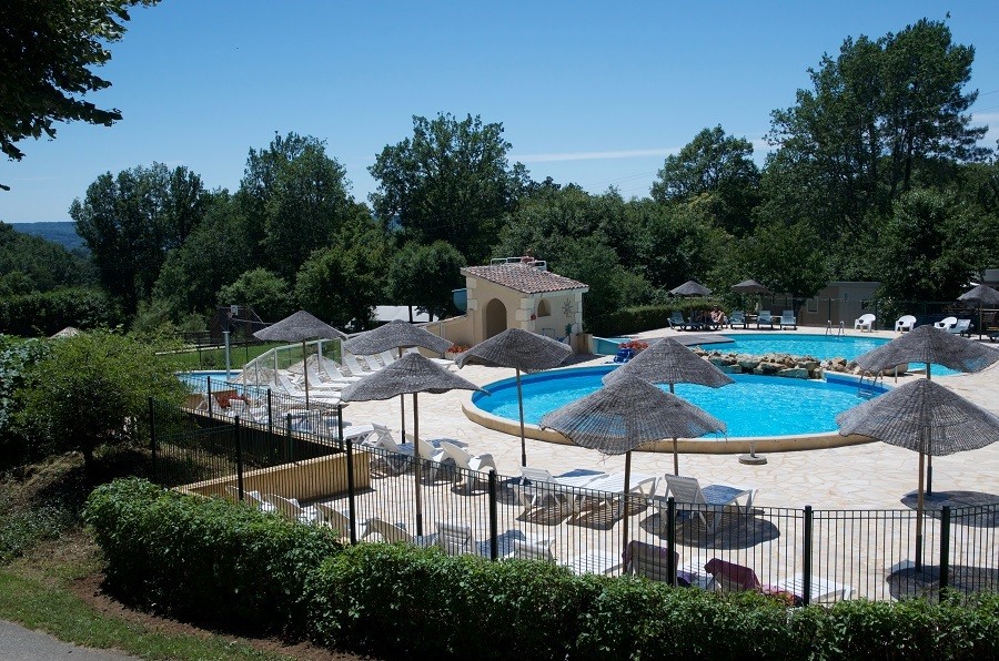 Camping Le Clou in Coux et Bigaroque-Mouzens, Frankrijk zwembad