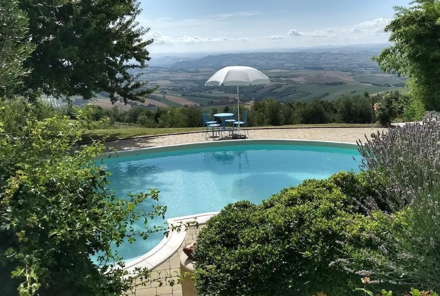 Case Leonori in Le Marche, Italie zwembad uitzicht 1